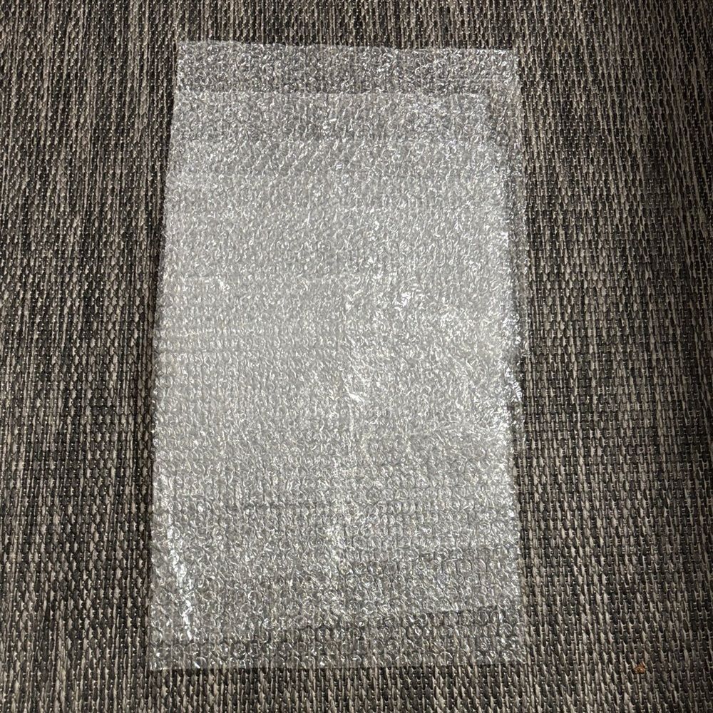 8 sheets of bubble wrap